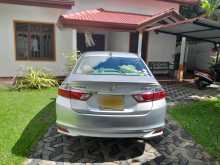 https://riyasewana.com/uploads/honda-grace-2015-1821525912692.jpg