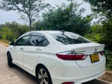 Honda Grace 2015 Car