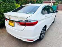 Honda Grace 2015 Car