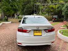 https://riyasewana.com/uploads/honda-grace-2015-287135012303.jpg
