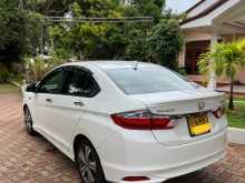 https://riyasewana.com/uploads/honda-grace-2015-3110193112582.jpg