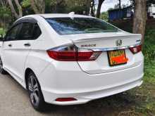 https://riyasewana.com/uploads/honda-grace-2015-314172712512.jpg