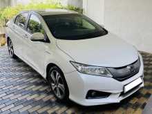 Honda Grace 2015 Car