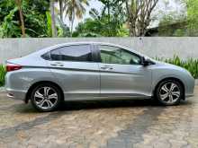 https://riyasewana.com/uploads/honda-grace-2016-1212275912954.jpg