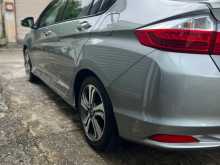 https://riyasewana.com/uploads/honda-grace-2016-1821392812722.jpg