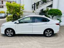 https://riyasewana.com/uploads/honda-grace-2016-1920465612062.jpg