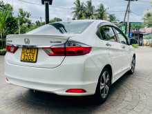 https://riyasewana.com/uploads/honda-grace-2016-1920465612184.jpg