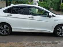 https://riyasewana.com/uploads/honda-grace-2016-2721402212432.jpg
