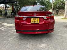 https://riyasewana.com/uploads/honda-grace-2017-2612481412924.jpg
