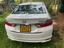 https://riyasewana.com/uploads/honda-grace-30121234752.jpg