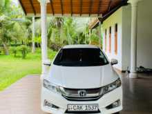 Honda Grace 2014 Car