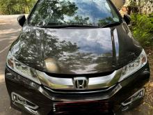Honda Grace 2015 Car
