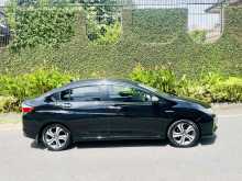 https://riyasewana.com/uploads/honda-grace-67000km-220132622032.jpg