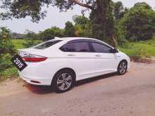 https://riyasewana.com/uploads/honda-grace-71129324052.jpg