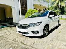 Honda Grace Ex Sensing 2018 Car