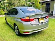 https://riyasewana.com/uploads/honda-grace-ex-89003322942.jpg