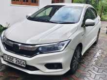 Honda Grace RS Sensing 2018 Car