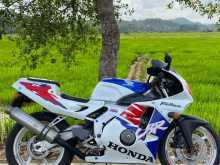 Honda CBR Gullarm 2011 Motorbike