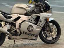 https://riyasewana.com/uploads/honda-gullarm-2710013022423.jpg
