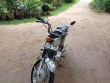 Honda CD125 2002 Motorbike