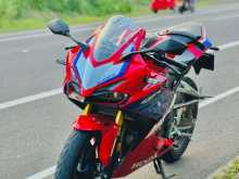 Honda CBR 250RR 2025 Motorbike