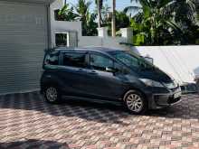 https://riyasewana.com/uploads/honda-honda-freed-2013-1014461812103.jpg