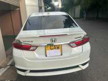 https://riyasewana.com/uploads/honda-honda-grace-2017-2521104812502.jpg
