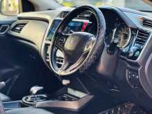 https://riyasewana.com/uploads/honda-honda-grace-2017-721590112994.jpg