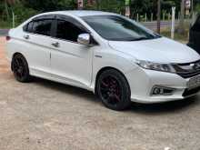 Honda Grace 2015 Car