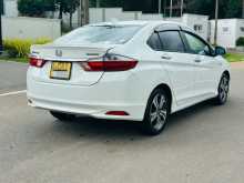 https://riyasewana.com/uploads/honda-honda-grace-3717584713.jpg