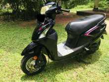 Hero Pleasure 2015 Motorbike