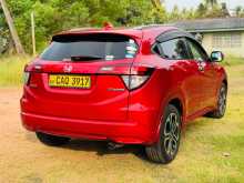 https://riyasewana.com/uploads/honda-honda-vesel-1211221622372.jpg