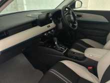 https://riyasewana.com/uploads/honda-honda-vezel-1716230722.jpg