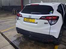 https://riyasewana.com/uploads/honda-honda-vezel-2016-315030512412.jpg
