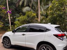 https://riyasewana.com/uploads/honda-honda-vezel-2210010717405.jpg