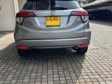 https://riyasewana.com/uploads/honda-honda-vezel-24120821205.jpg