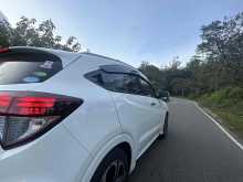 https://riyasewana.com/uploads/honda-honda-vezel-2721582122233.jpg