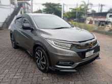 https://riyasewana.com/uploads/honda-honda-vezel-30925484983.jpg