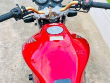 Honda Hornet 2025 Motorbike