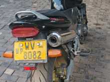 https://riyasewana.com/uploads/honda-hornet-127000313433.jpg