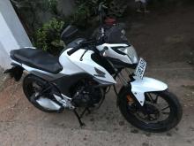 https://riyasewana.com/uploads/honda-hornet-160-212349176616.jpg