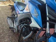 https://riyasewana.com/uploads/honda-hornet-160-3010143519806.jpg
