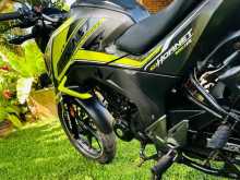 https://riyasewana.com/uploads/honda-hornet-160-309251622672.jpg