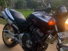 https://riyasewana.com/uploads/honda-hornet-1611130313274.jpg