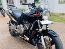 Honda Hornet 2000 Motorbike