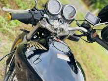 https://riyasewana.com/uploads/honda-hornet-1713022822673.jpg