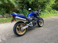 https://riyasewana.com/uploads/honda-hornet-19938524532.jpg