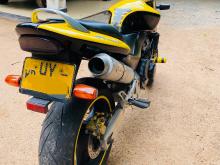 https://riyasewana.com/uploads/honda-hornet-250-1421021119266.jpg
