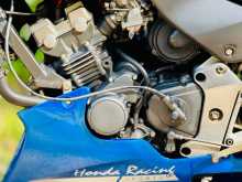 https://riyasewana.com/uploads/honda-hornet-250-1512341813644.jpg