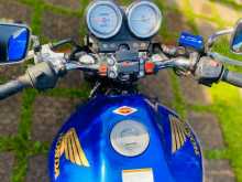 https://riyasewana.com/uploads/honda-hornet-250-16856081393.jpg